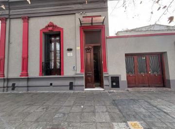 Casa · 235m² · 6 Ambientes · 1 Cochera · Casa en Venta en Bragado con Pileta