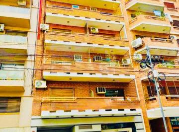 Departamento de 1 ambiente, Colegiales · Céspedes y Av Cabildo. Amb. Al Frente C/ Balcón. Vistas y Sol. Impecable.