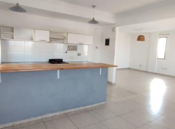 Departamento · 120m² · 4 Ambientes · 1 Cochera · Departamento de 4 Ambientes con Balcón en Alquiler - Avellaneda