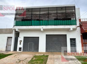 Casa · 223m² · 5 Ambientes · 2 Cocheras · Casa Multifamiliar 2 Viviendas y Dos Locales a 1 Cuadra de Sarratea!