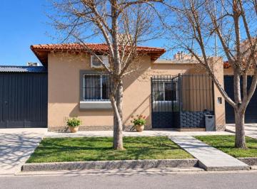 Casa de 4 ambientes, Godoy Cruz · Casa Carrodilla 200 Mt B Parque Universitario