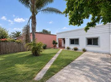 Casa · 110m² · 4 Ambientes · 3 Cocheras · Vivienda 4 Amb | Cochera | 3 Baños | Escritorio | Parrilla