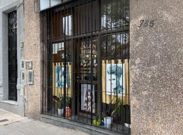 Local comercial , Parque Chacabuco · Local Muy Buena Ubicación Geográfica