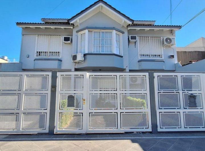 Casa · 84m² · 4 Ambientes · 1 Cochera