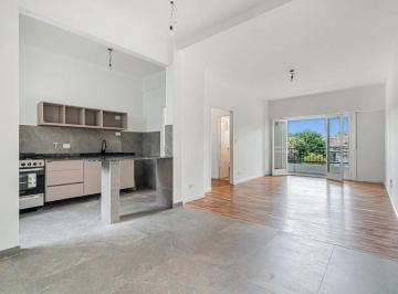 cocina americana living comedor · 3 Ambientes Reciclado a Nuevo con Balcón y Vista Al Parque Centenario