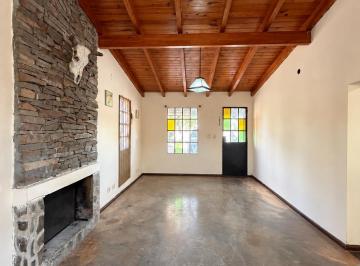 Casa · 106m² · 5 Ambientes · 2 Cocheras · Casa en Venta en Venado Tuerto