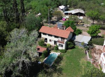 Casa · 8 Ambientes · 1 Cochera · Casacasa en Alquiler | Bº Villa Santarelli | Santa Rosa de Calamuchita