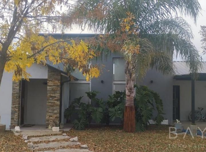 Casa · 160m² · 4 Ambientes · 4 Cocheras