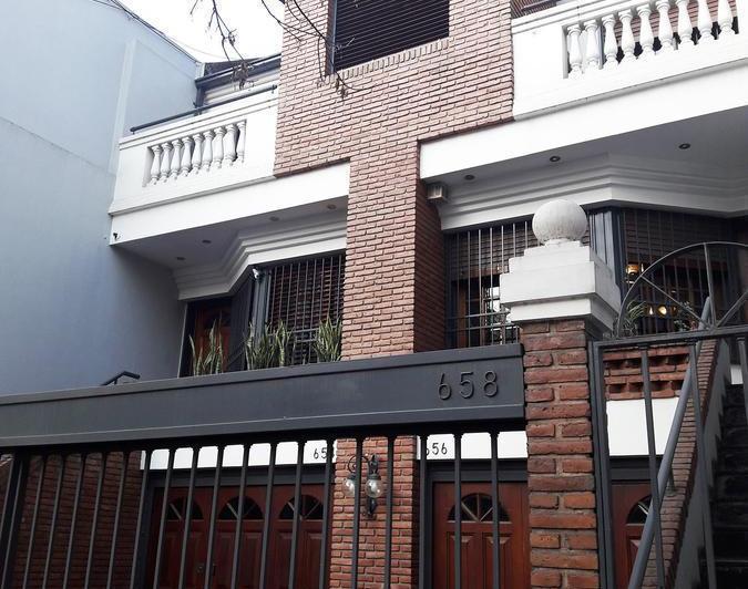Casa · 200m² · 4 Ambientes · 2 Cocheras