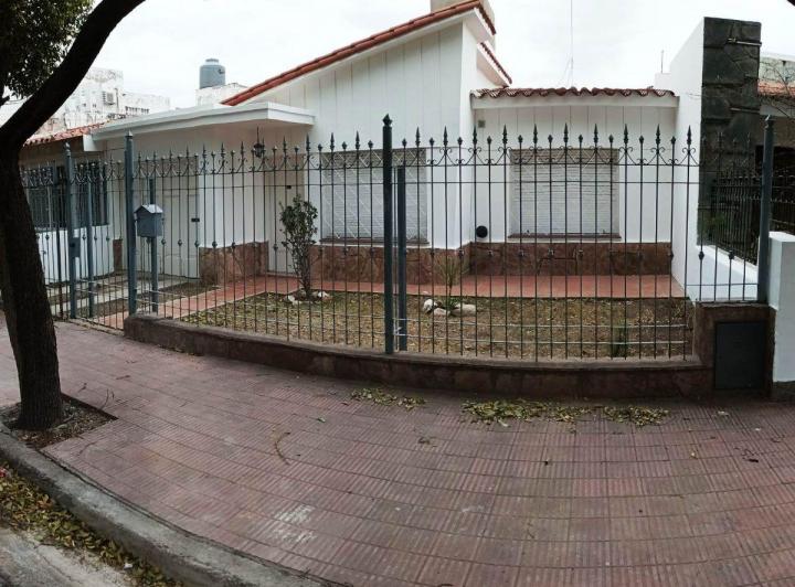 Casa · 110m² · 6 Ambientes · 1 Cochera