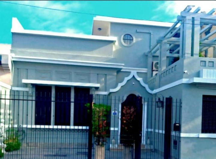 Casa · 215m² · 5 Ambientes · 1 Cochera