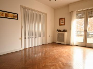 Departamento · 142m² · 7 Ambientes · Venta Apartamento 3 Dorm. + Servicio - Centro