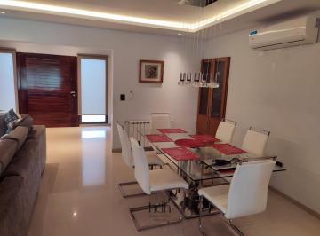 Casa · 346m² · 7 Ambientes · 2 Cocheras · Casa Venta en La Cascada Country Golf Club 5 Dormtitorios 4 Baños Pileta