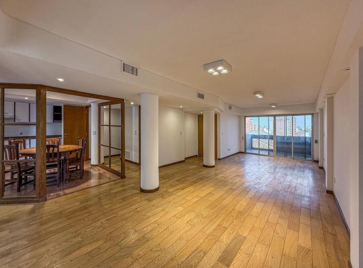 Departamento · 190m² · 8 Ambientes · 2 Cocheras