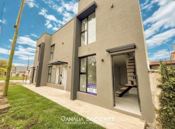 Departamento · 60m² · 2 Ambientes · 1 Cochera · Duplex a Estrenar con Patio y Espacio de Cochera. Villa Primera