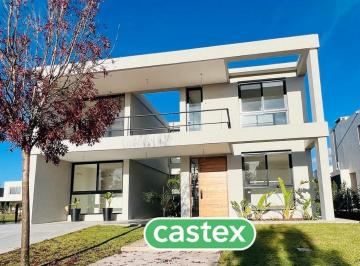 Casa · 225m² · 6 Ambientes · 4 Cocheras · Casa en Venta en Carpinchos, Nordelta, Tigre