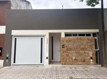 Casa · 95m² · 4 Ambientes · 1 Cochera · Venta de Casa Pleno Centro a Estrenar