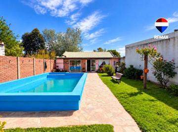 Casa · 150m² · 4 Ambientes · 1 Cochera · Venta Casa C/pileta Financiacion Directa San Luis