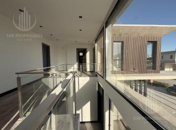 Casa · 300m² · 5 Ambientes · 3 Cocheras · Casa a Estrenar en Canning Chico