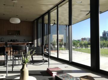Casa · 200m² · 5 Ambientes · 4 Cocheras · Casa en Alquiler Temporal / Puertos del Lago