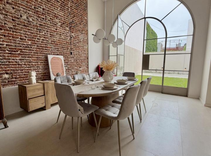 Casa · 196m² · 4 Ambientes · 1 Cochera