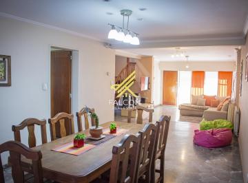 Casa · 312m² · 6 Ambientes · 1 Cochera · Casa Chalet en Venta en El Palomar