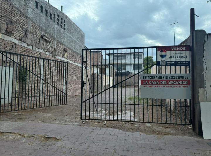 Terreno · 256m²