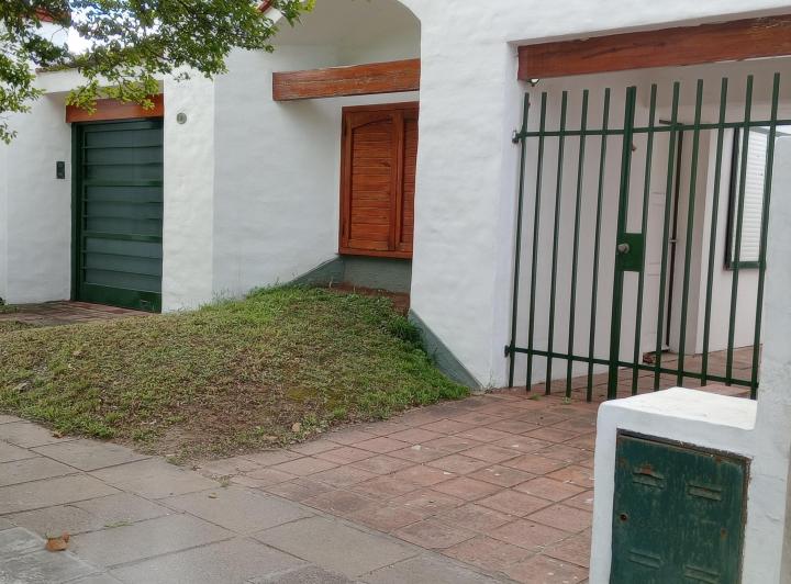 Casa · 150m² · 7 Ambientes · 2 Cocheras
