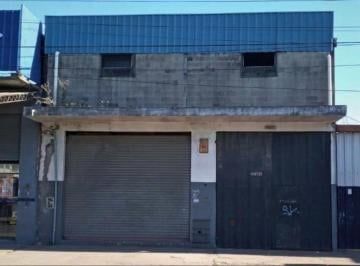 Bodega-Galpón · 411m² · Oportunidad! Galpon 411 Mtrs2 en Grand Bourg