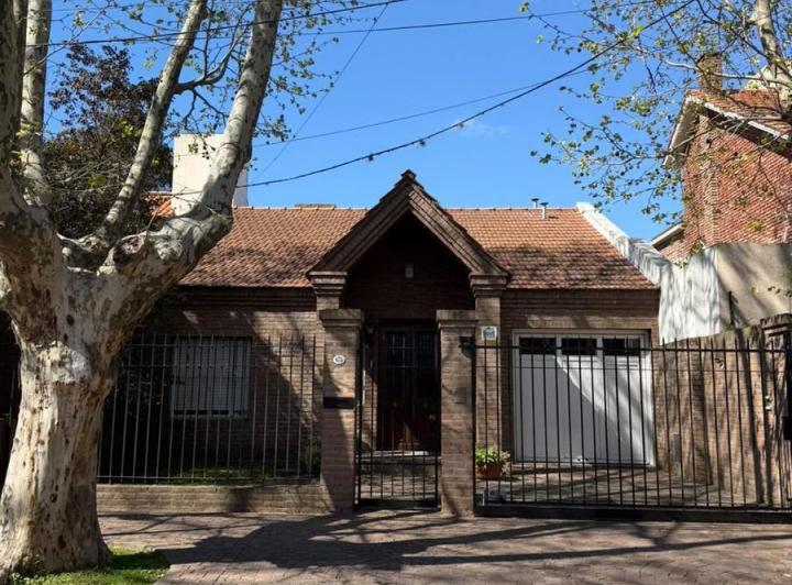 Casa · 148m² · 2 Dormitorios · 1 Cochera