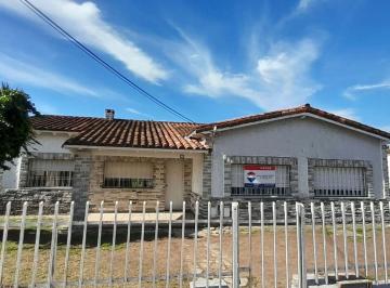 Casa · 176m² · 3 Ambientes · 1 Cochera · Casa 3 Ambientes en Venta Ciudad Evita