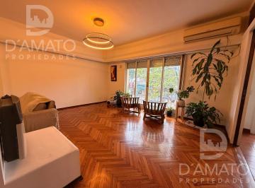PH · 231m² · 4 Ambientes · PH de 4 Ambientes con Patio y Terraza - Mataderos
