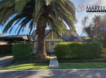 Casa de 5 ambientes, General Rodríguez · Casa en Venta en Country Las Lajas!