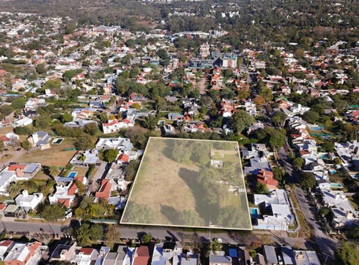 Terreno · 4376m²