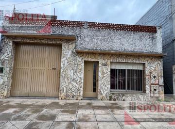 Casa · 265m² · 8 Ambientes · 1 Cochera · Casa en Jose León Suarez