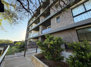 FACHADA · Alquiler un Dormitorio con Cochera