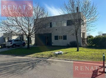 Casa · 155m² · 5 Ambientes · 4 Cocheras · Hermosa Casa en Alquiler en Barrio San Sebastian - Escobar
