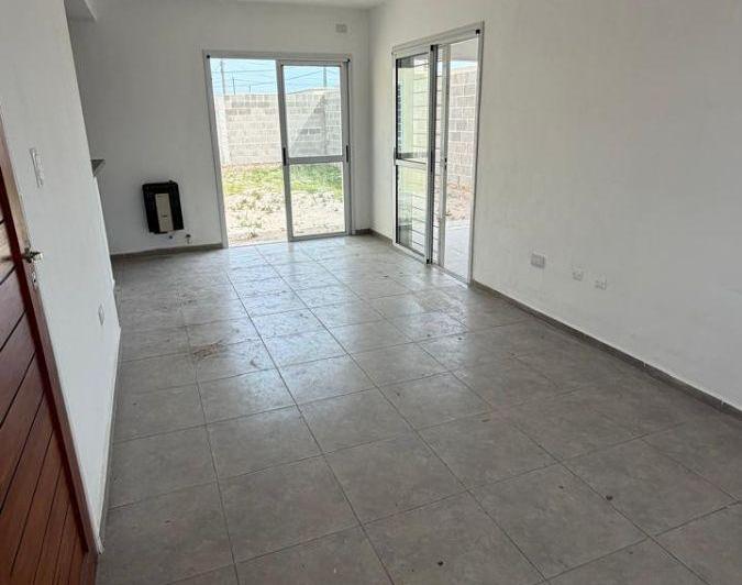 Casa · 80m² · 3 Ambientes · 1 Cochera