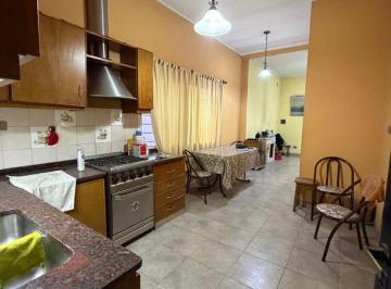 Casa de 3 ambientes, La Matanza · Casa en Venta Sobre Lote Propio en Esquina – Lomas del Mirador