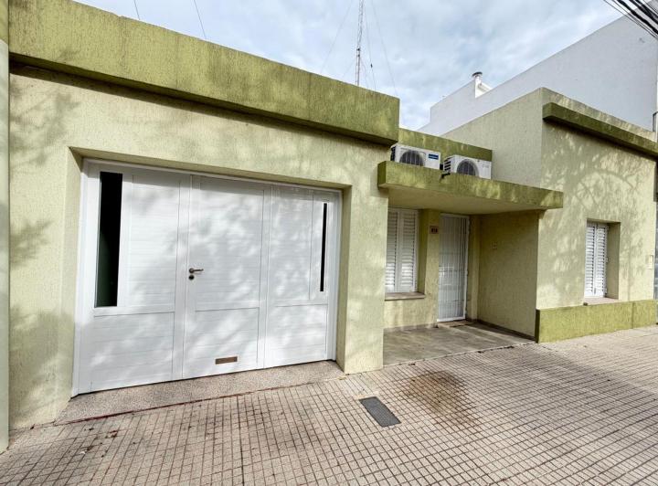 Casa · 108m² · 4 Ambientes · 1 Cochera