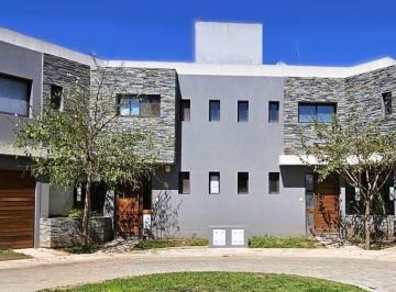 Casa · 106m² · 3 Ambientes · 2 Cocheras · Duplex en Venta | 2 Dorm. | Arguiello | Complejo Alto Belgrano | Seguridad 24hs