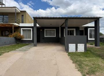 Casa · 70m² · 3 Ambientes · 1 Cochera · Duplex en Venta en Barrio Norte con Quincho y Asador