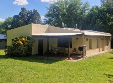 Casa · 193m² · 6 Ambientes · 2 Cocheras · Casa en Venta, Impecable, en Yacanto, Traslasierra!