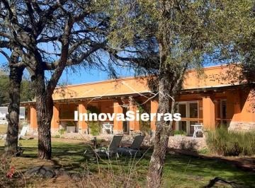 Casa · 57m² · 1 Ambiente · 1 Cochera · Eco Suite en Venta con Vista a Las Sierras y Pileta | Villa de Las Rosas