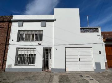 Casa · 70m² · 3 Ambientes · 1 Cochera · Alquiler, Casa 3 Ambientes con Cochera Cubierta y Patio