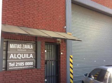 Bodega-Galpón · 700m² · Venta C/renta - Estupendo Galpón con Salida a Dos Calles - a m de Avs - Barracas