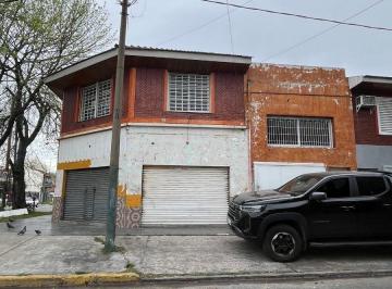 Departamento de 4 ambientes, Lomas de Zamora · Catamarca 302 Esq Colombres - Ldz / Depto de 4 Amb en Esquina con Cochera