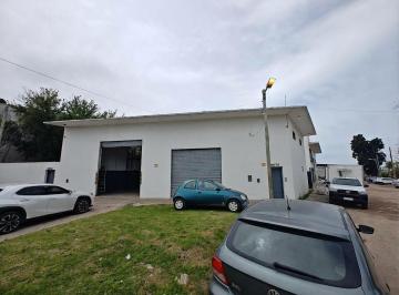 Bodega-Galpón · 236m² · Local Comercial en Alquiler en G. de Laferrere
