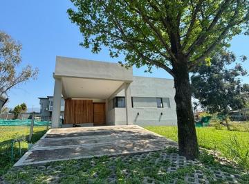 Casa · 94m² · 4 Ambientes · Casa - Alto de Manantiales - Yerba Buena