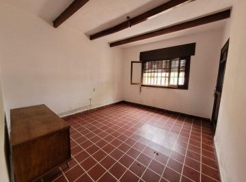 Casa · 209m² · 8 Ambientes · 1 Cochera · Se Vende Casa en Cruz del Eje